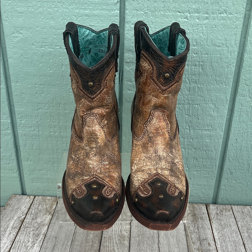 Corral Distressed Brown and Black Ankle Boots - Picture 5 of 15